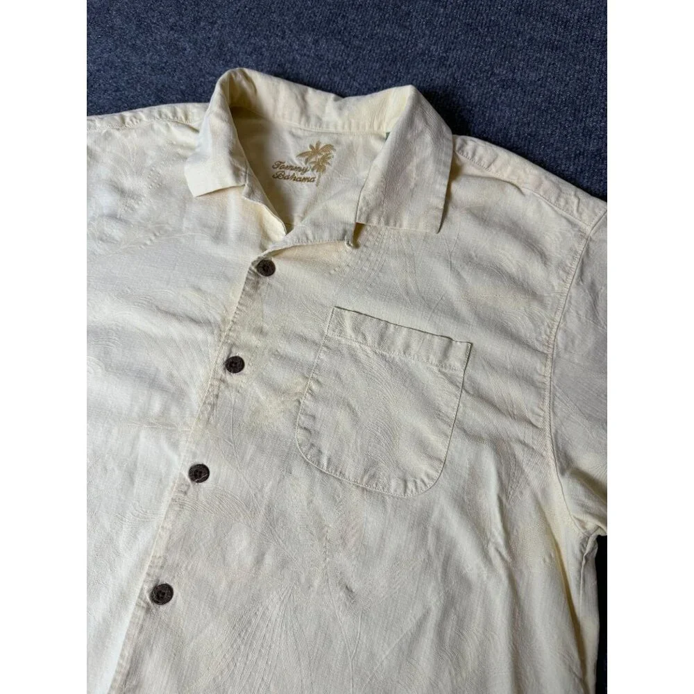 Tommy Bahama Shirt Mens L 100% Silk Hawaiian‎ Beach Short Sleeve Button Down